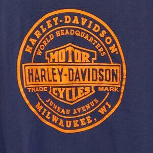 World Headquarters Harley-Davidson Milwaukee, WI – 3XL